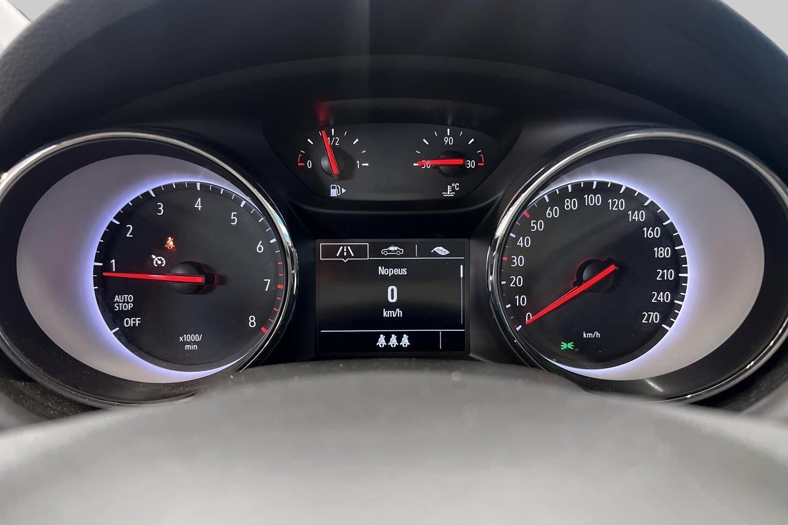 Opel Astra iso kuva 9