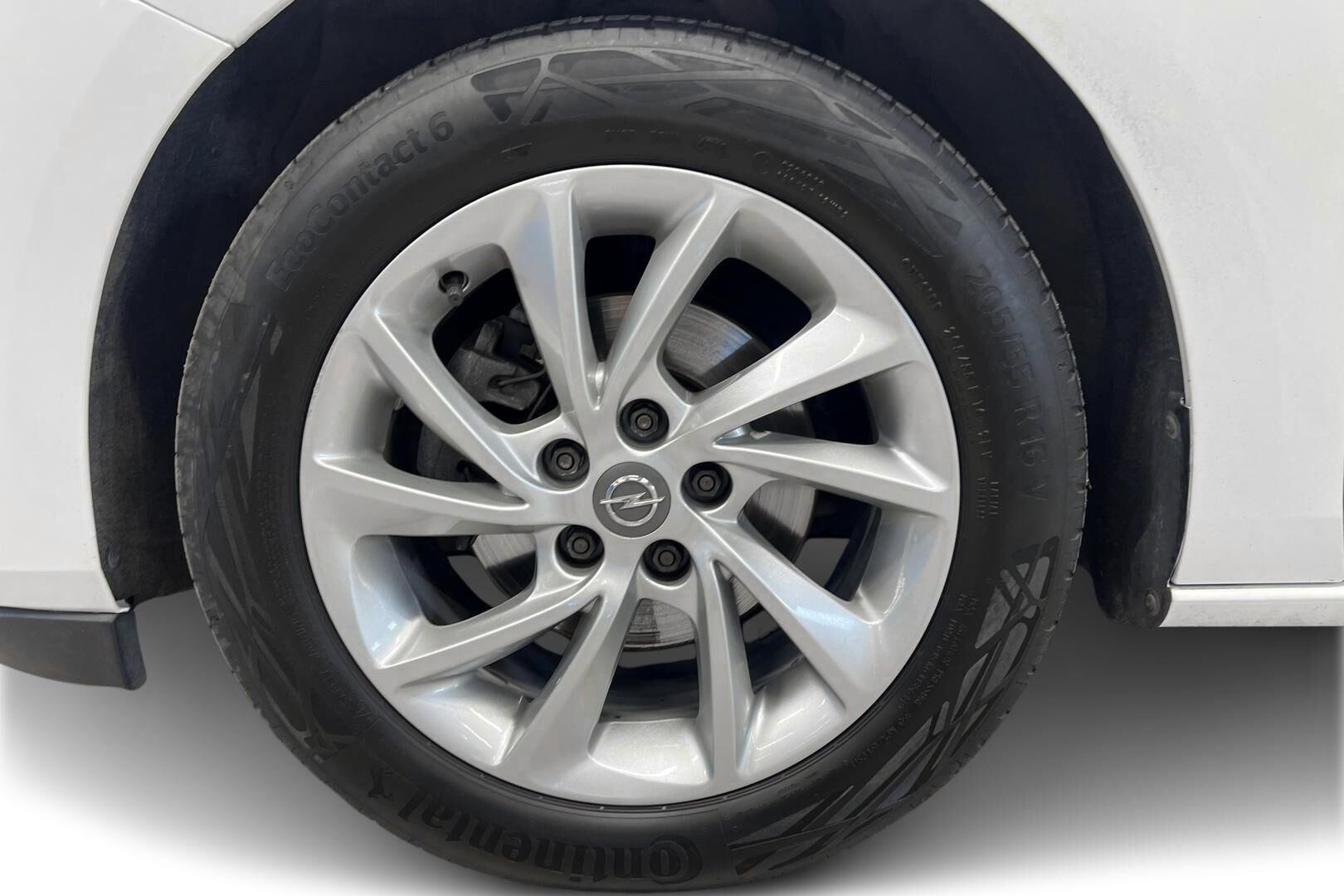 Opel Astra iso kuva 17