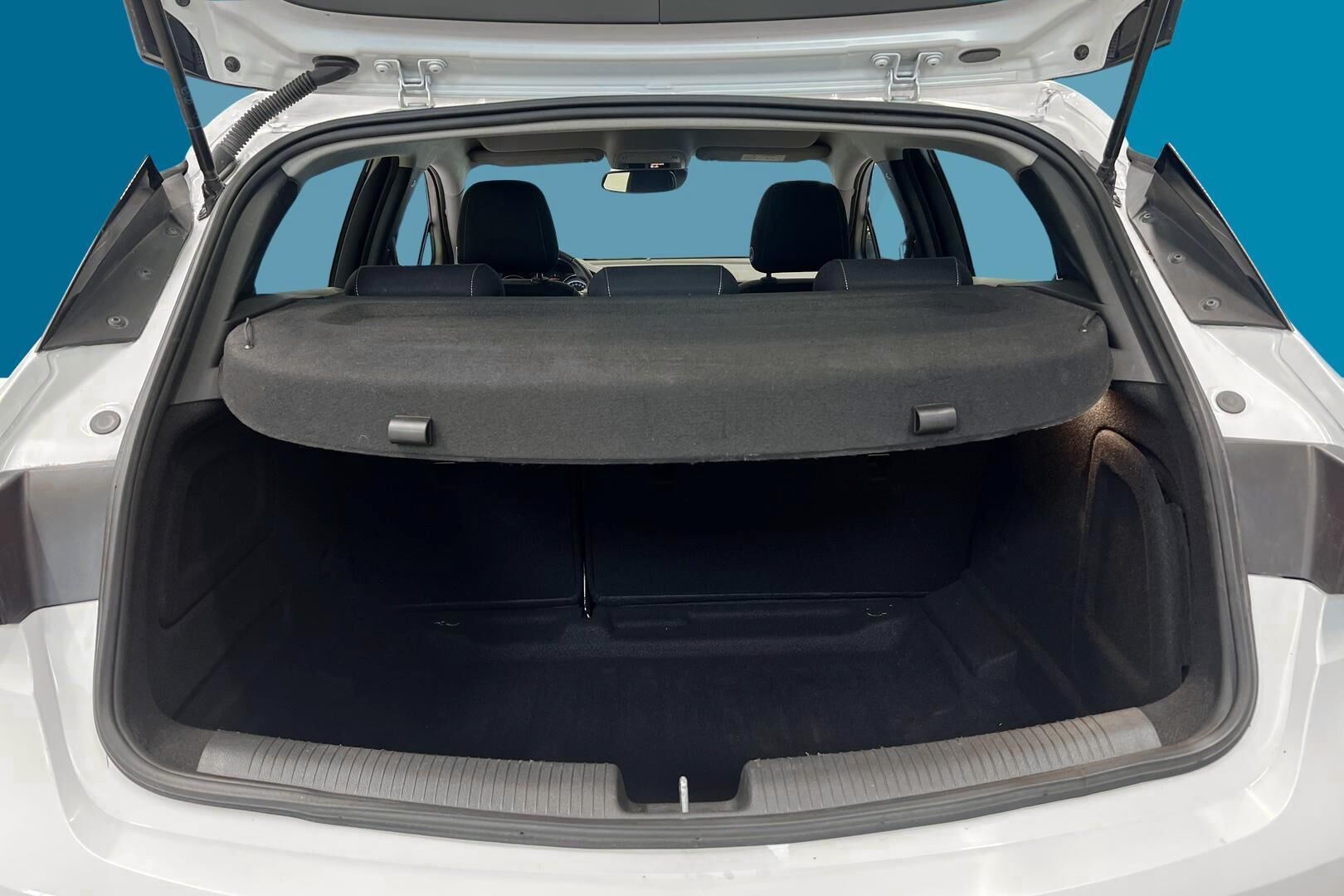 Opel Astra iso kuva 6