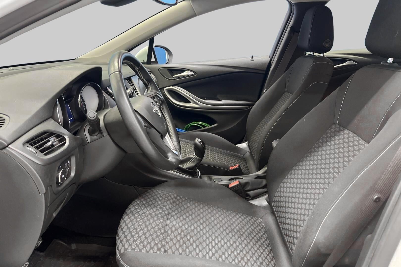 Opel Astra iso kuva 7