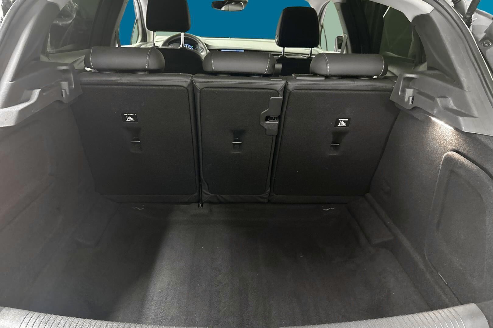 Opel Astra iso kuva 11