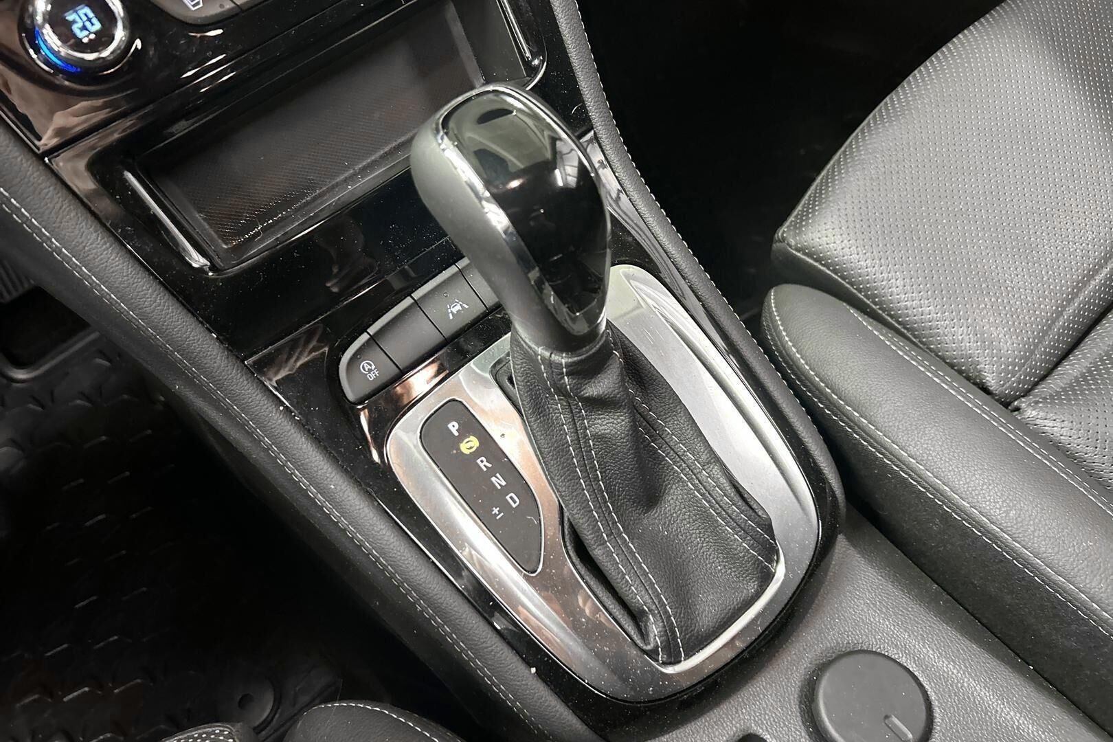 Opel Astra iso kuva 23