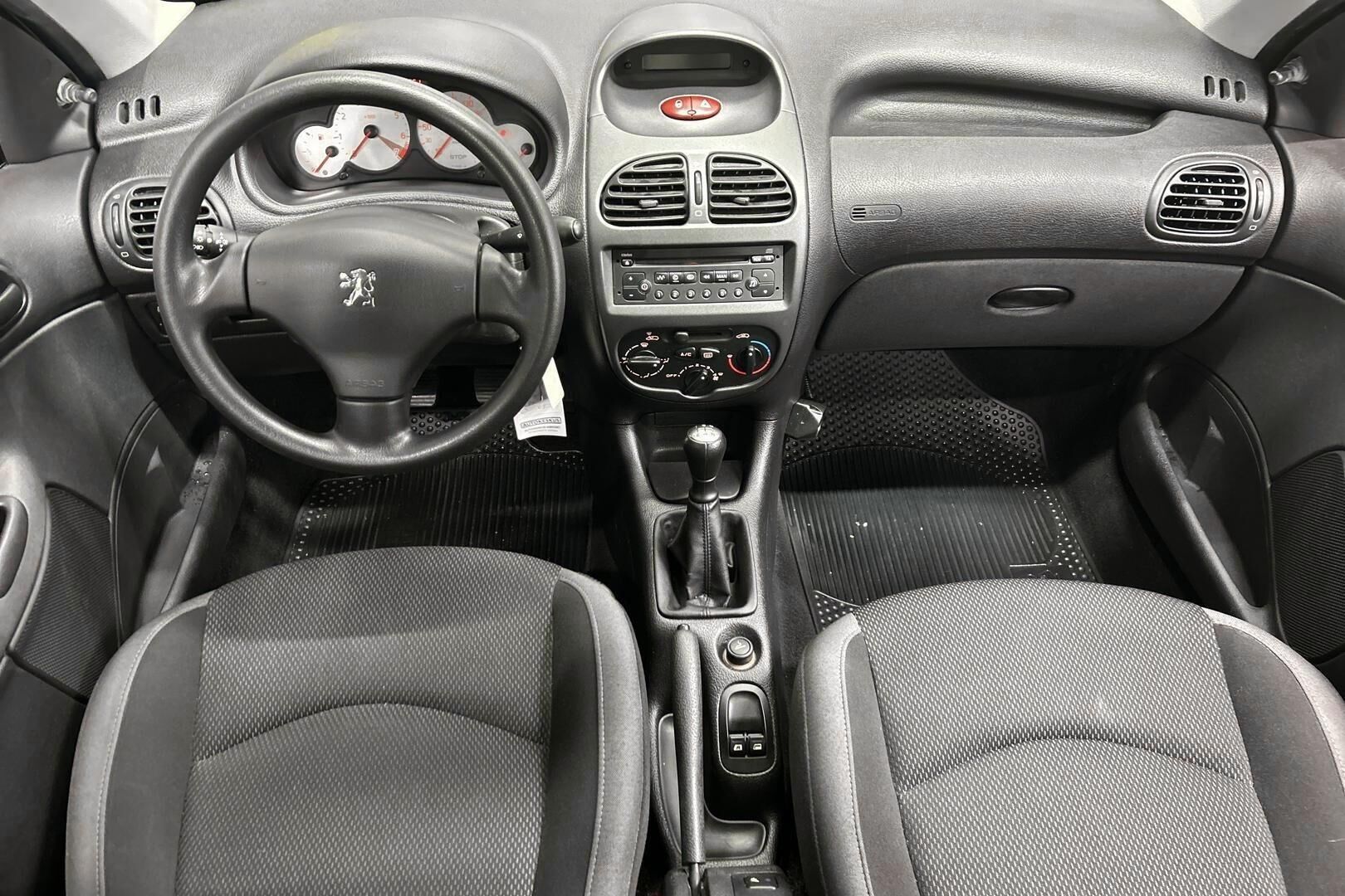 Peugeot 206 iso kuva 10