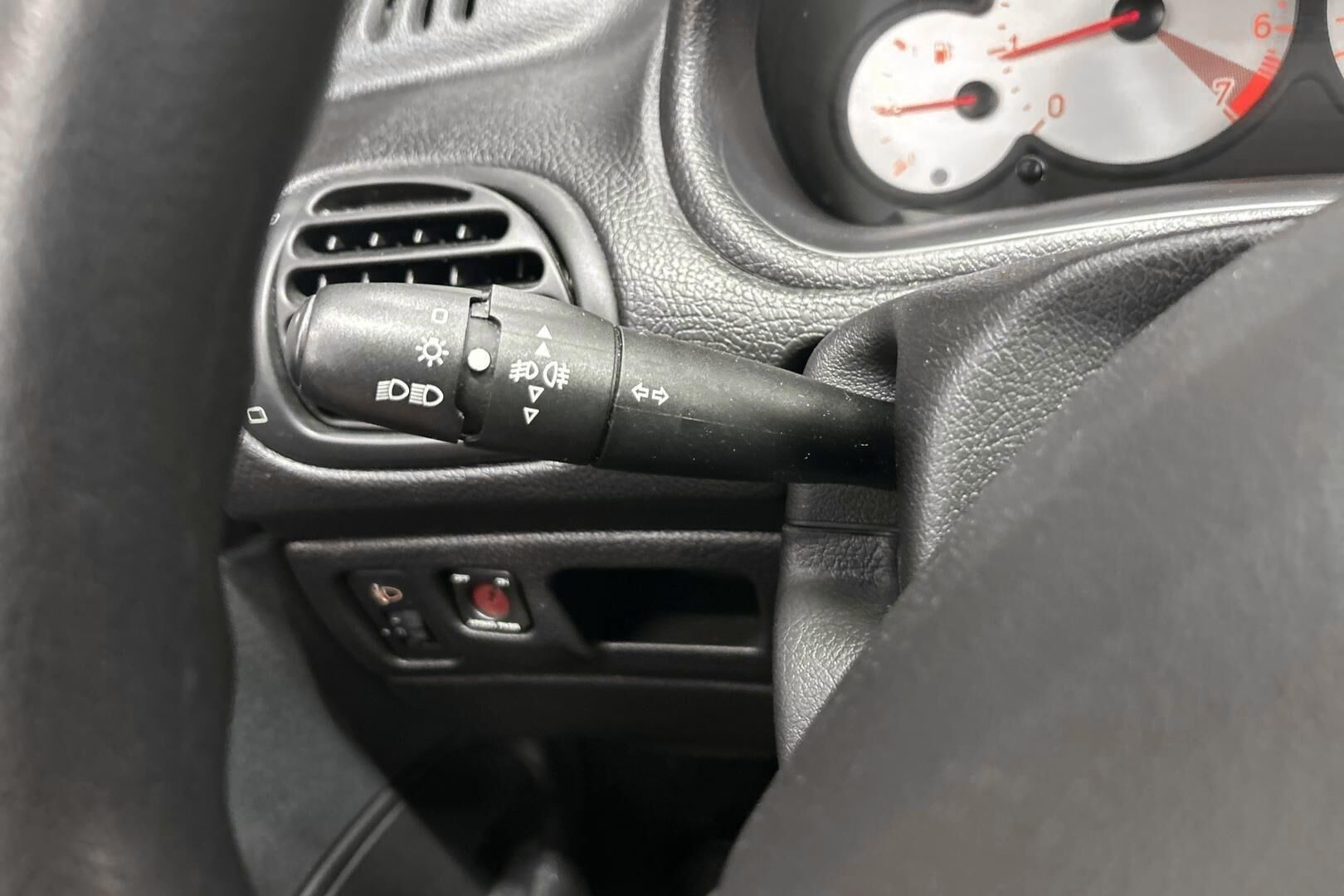 Peugeot 206 iso kuva 18