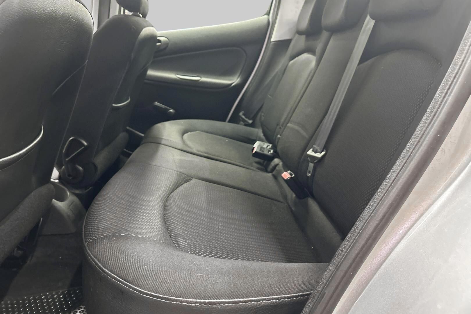 Peugeot 206 iso kuva 9