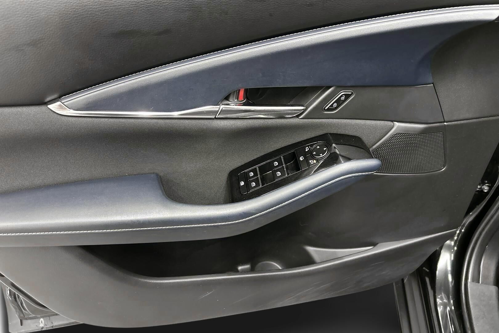 Mazda CX-30 iso kuva 14
