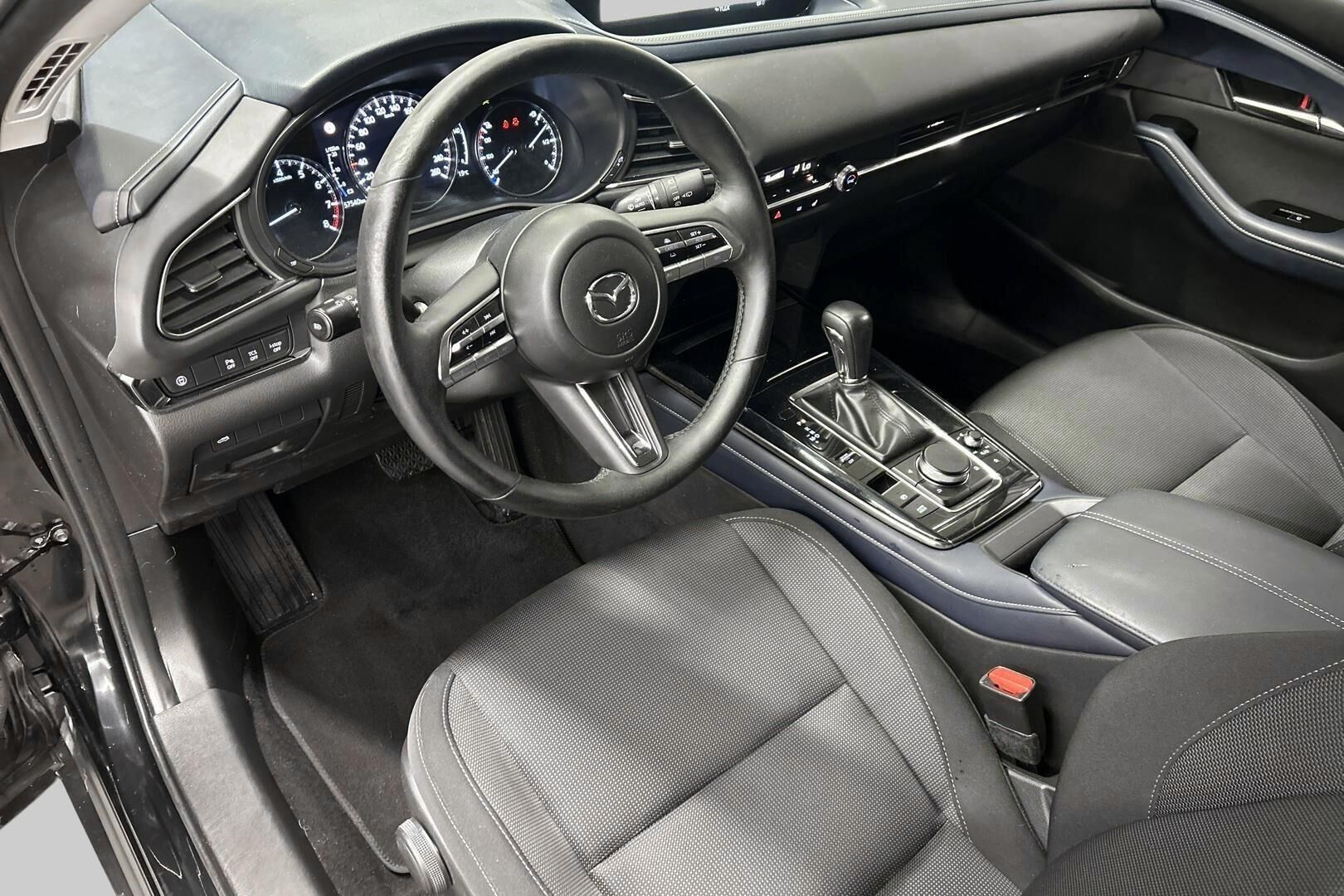 Mazda CX-30 iso kuva 9