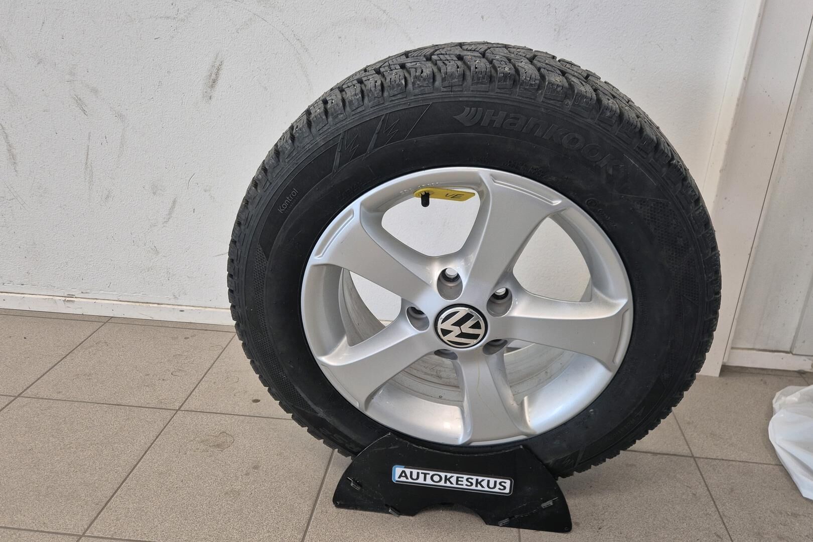 Volkswagen Golf iso kuva 23
