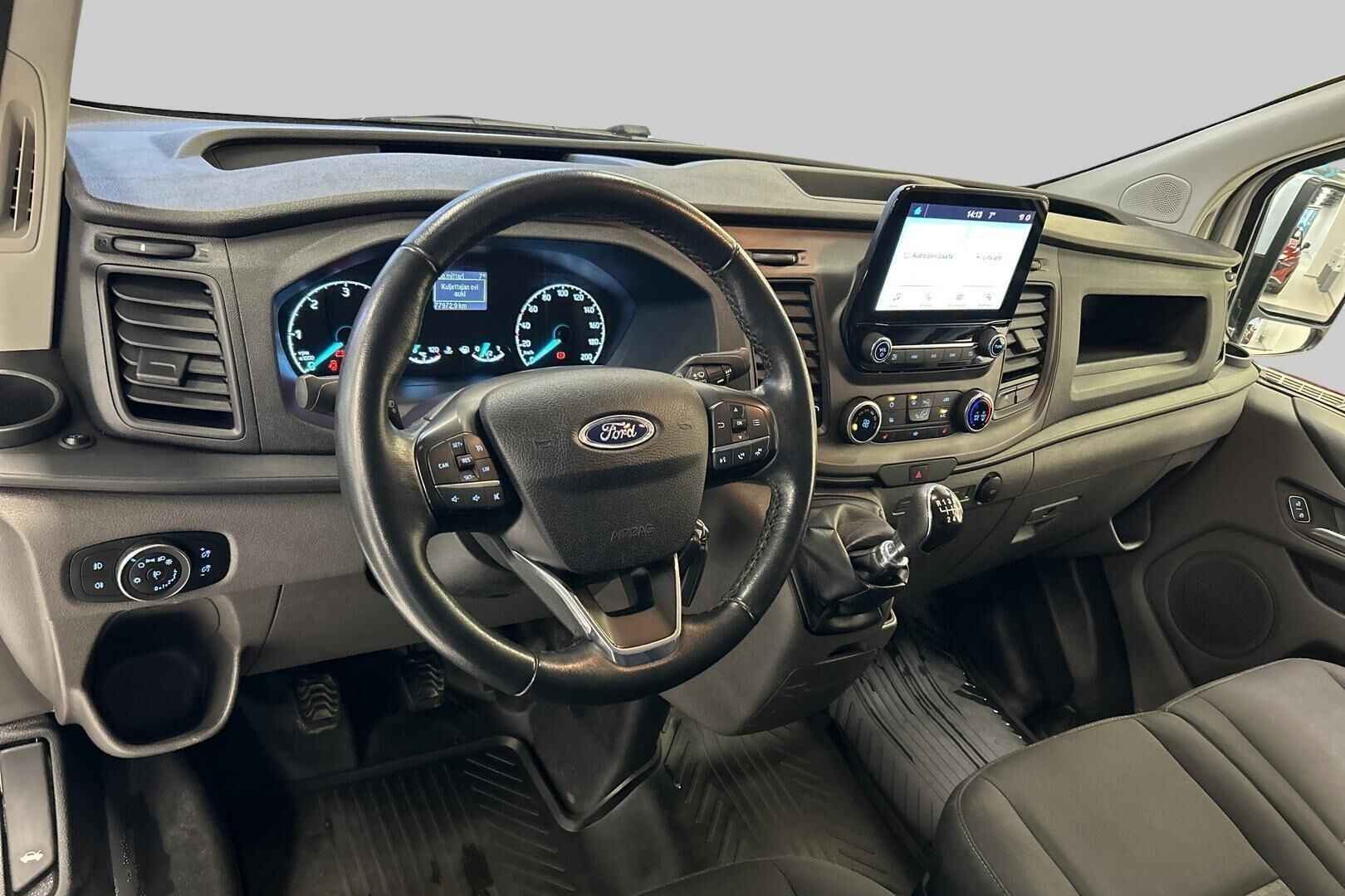 Ford Transit Custom iso kuva 10