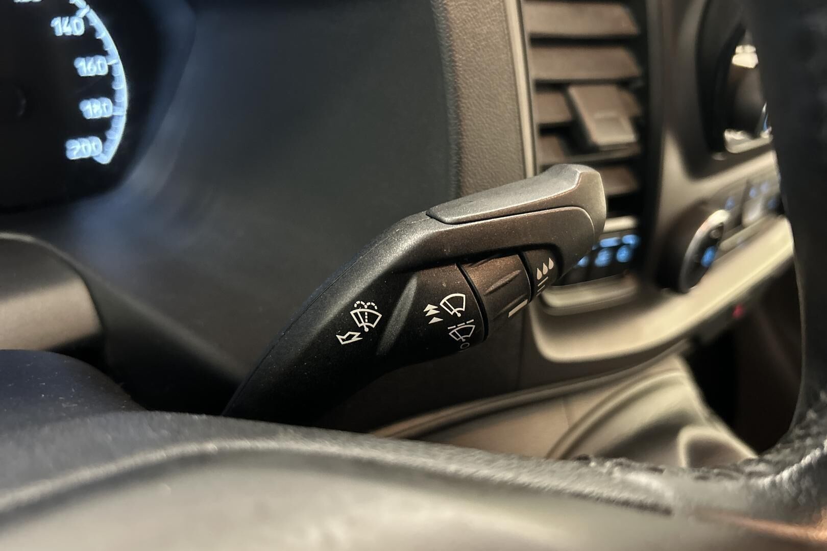 Ford Transit Custom iso kuva 17