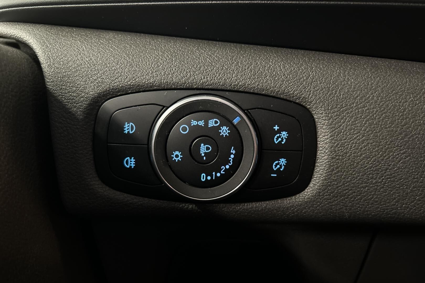 Ford Transit Custom iso kuva 19