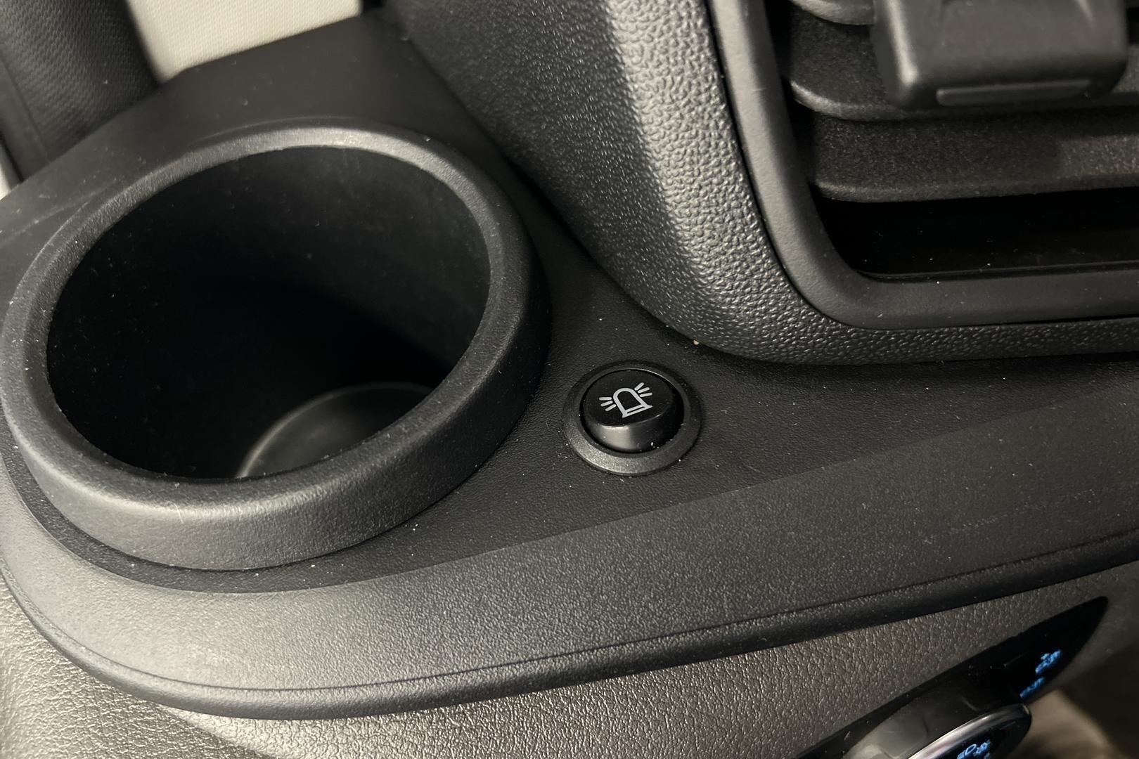 Ford Transit Custom iso kuva 27