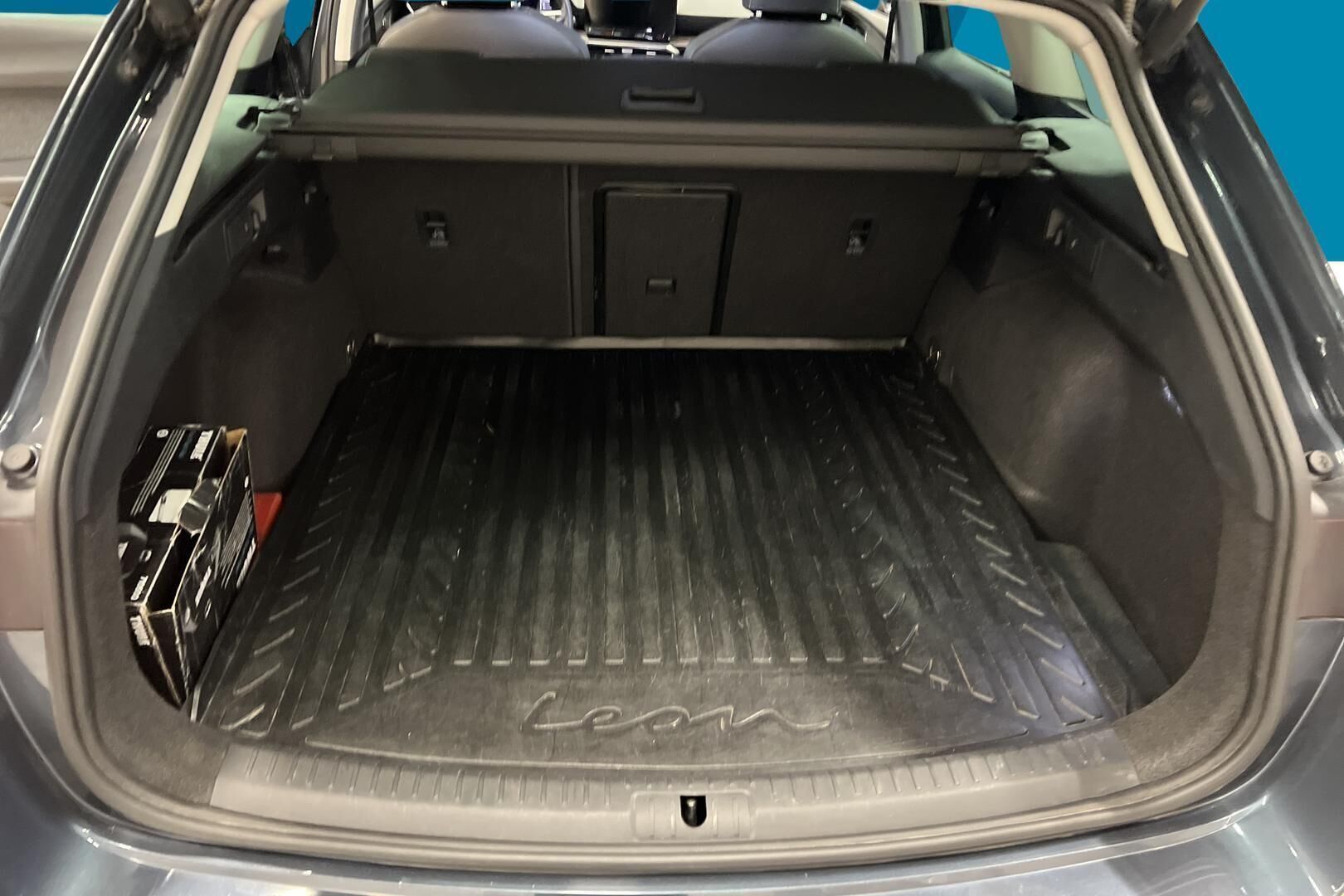 Seat Leon Sportstourer iso kuva 4