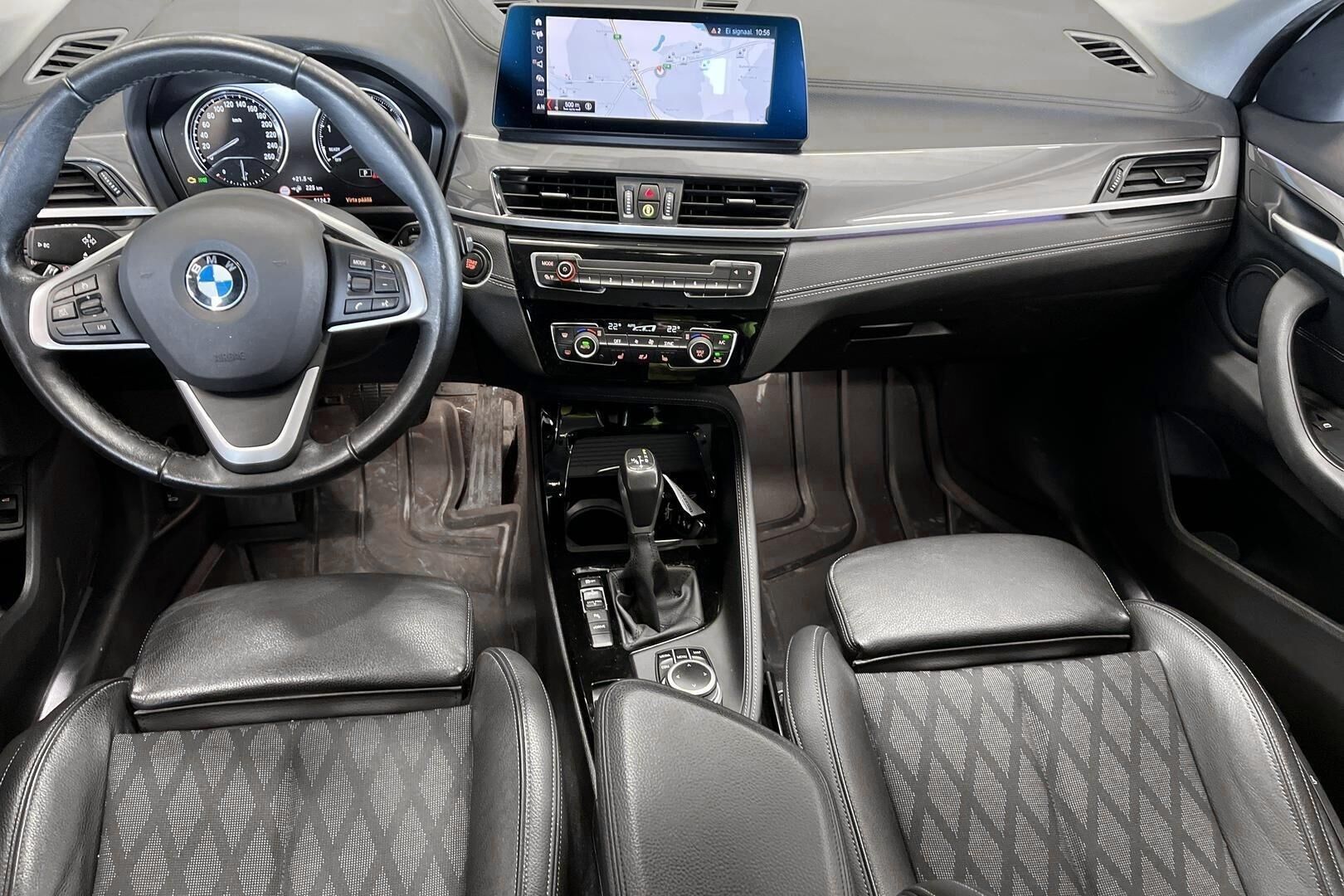 BMW X1 iso kuva 10
