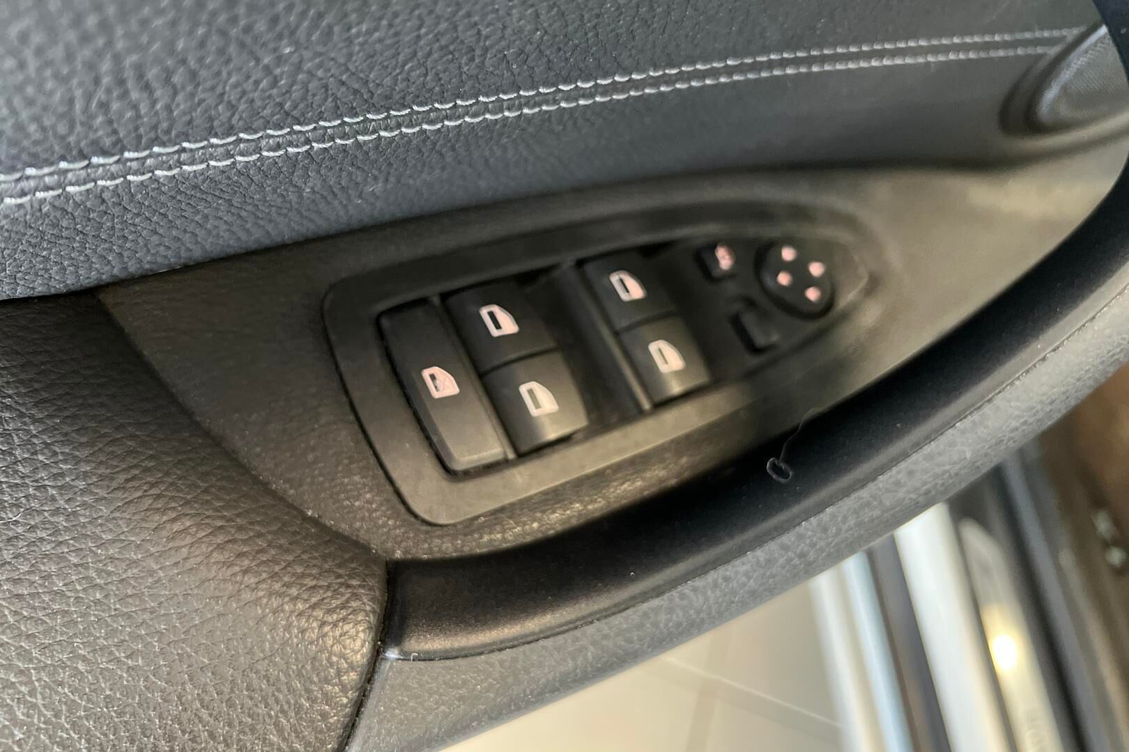 BMW X1 iso kuva 15