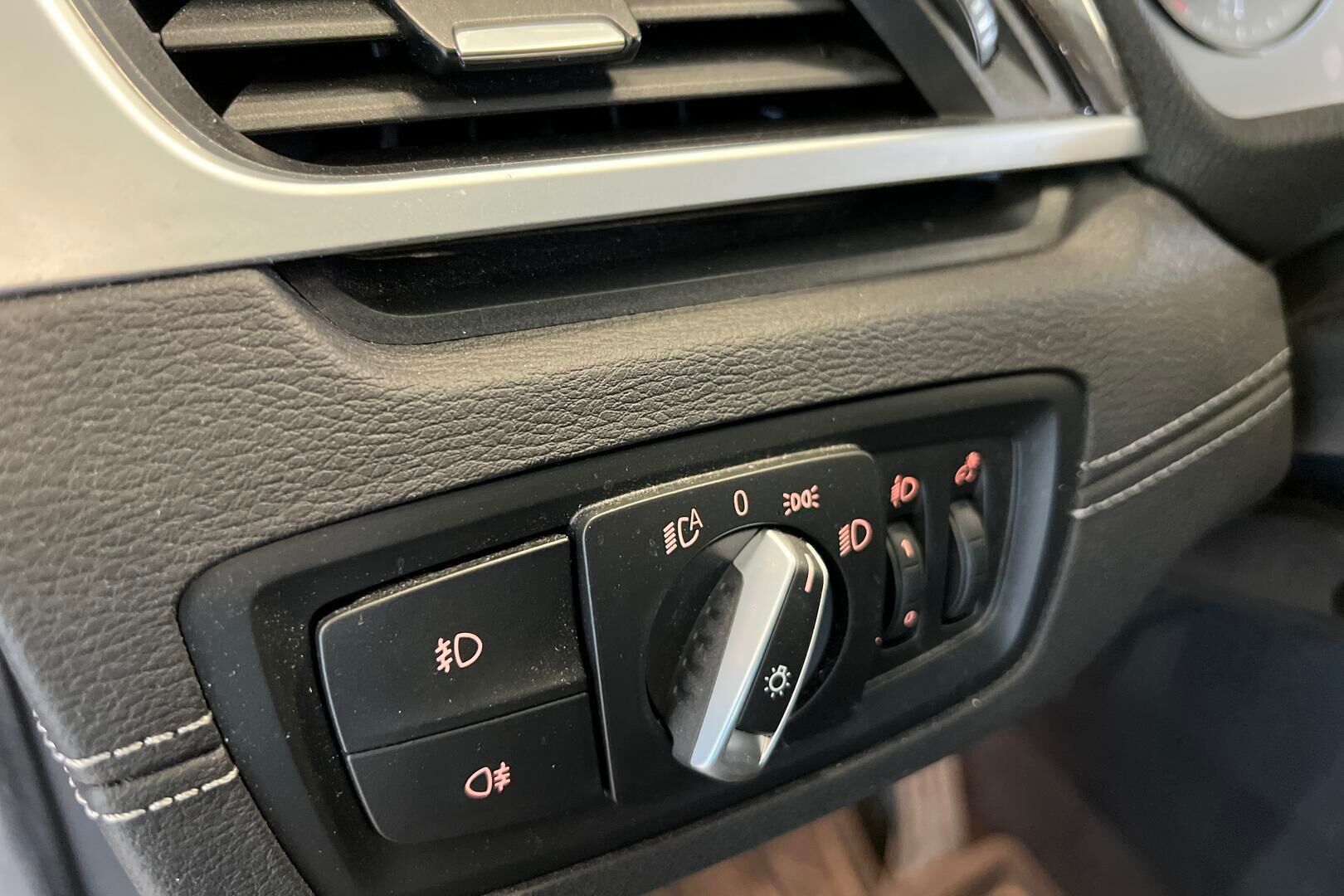 BMW X1 iso kuva 16