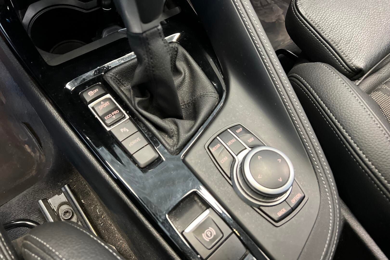 BMW X1 iso kuva 18