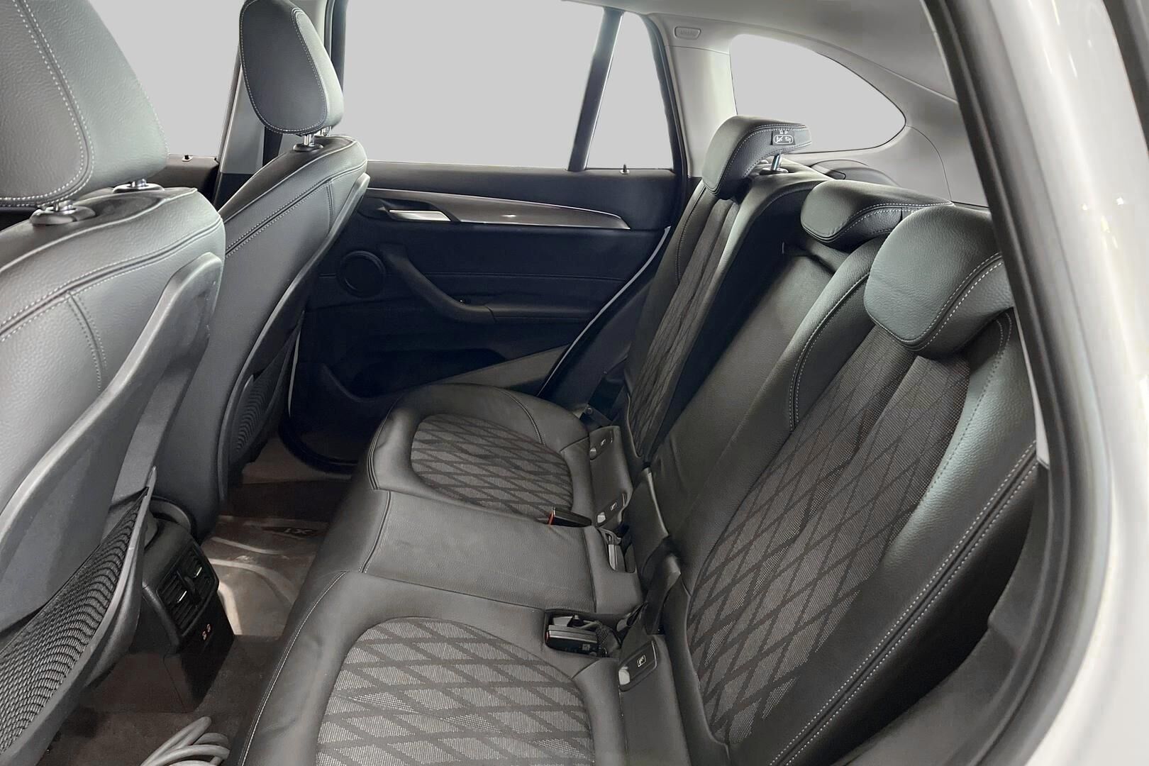 BMW X1 iso kuva 9