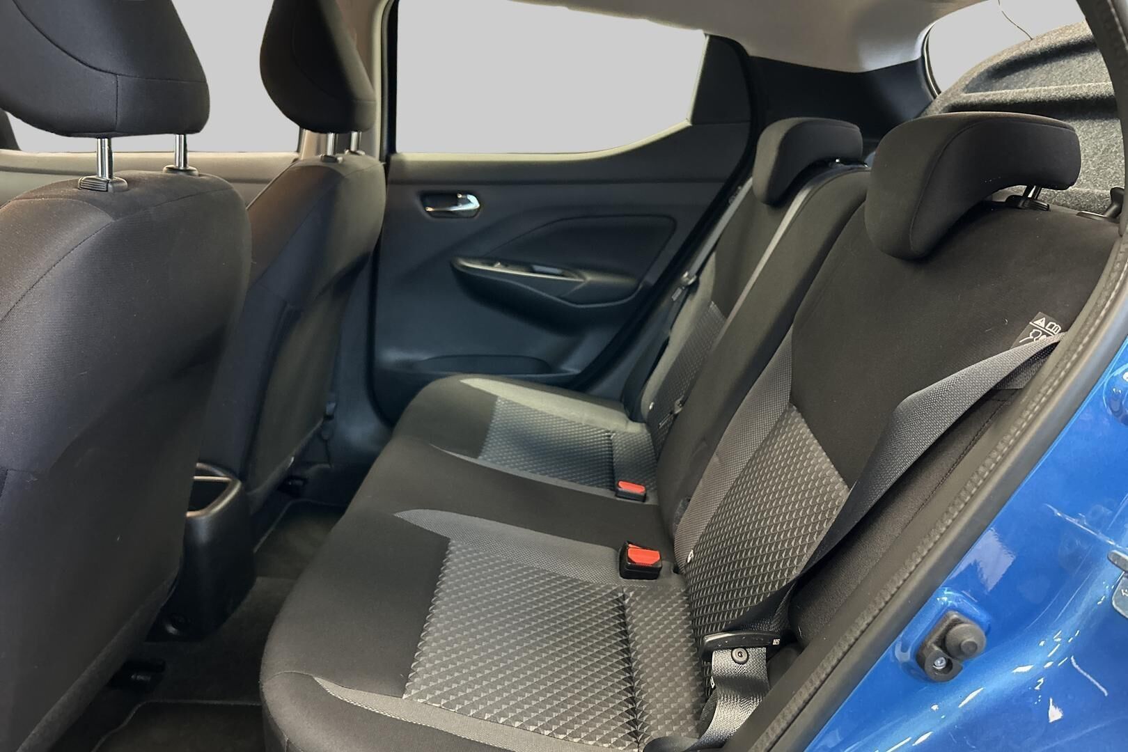 NISSAN Micra iso kuva 11