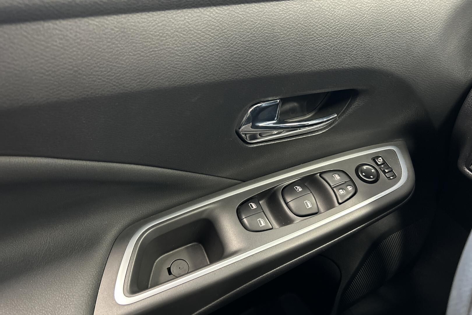 NISSAN Micra iso kuva 21