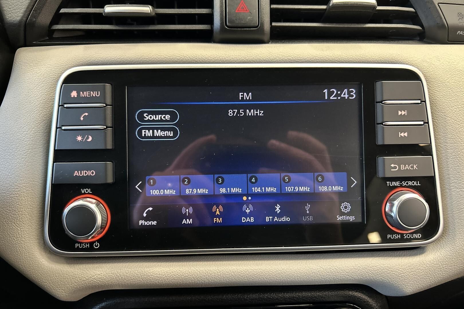 NISSAN Micra iso kuva 23