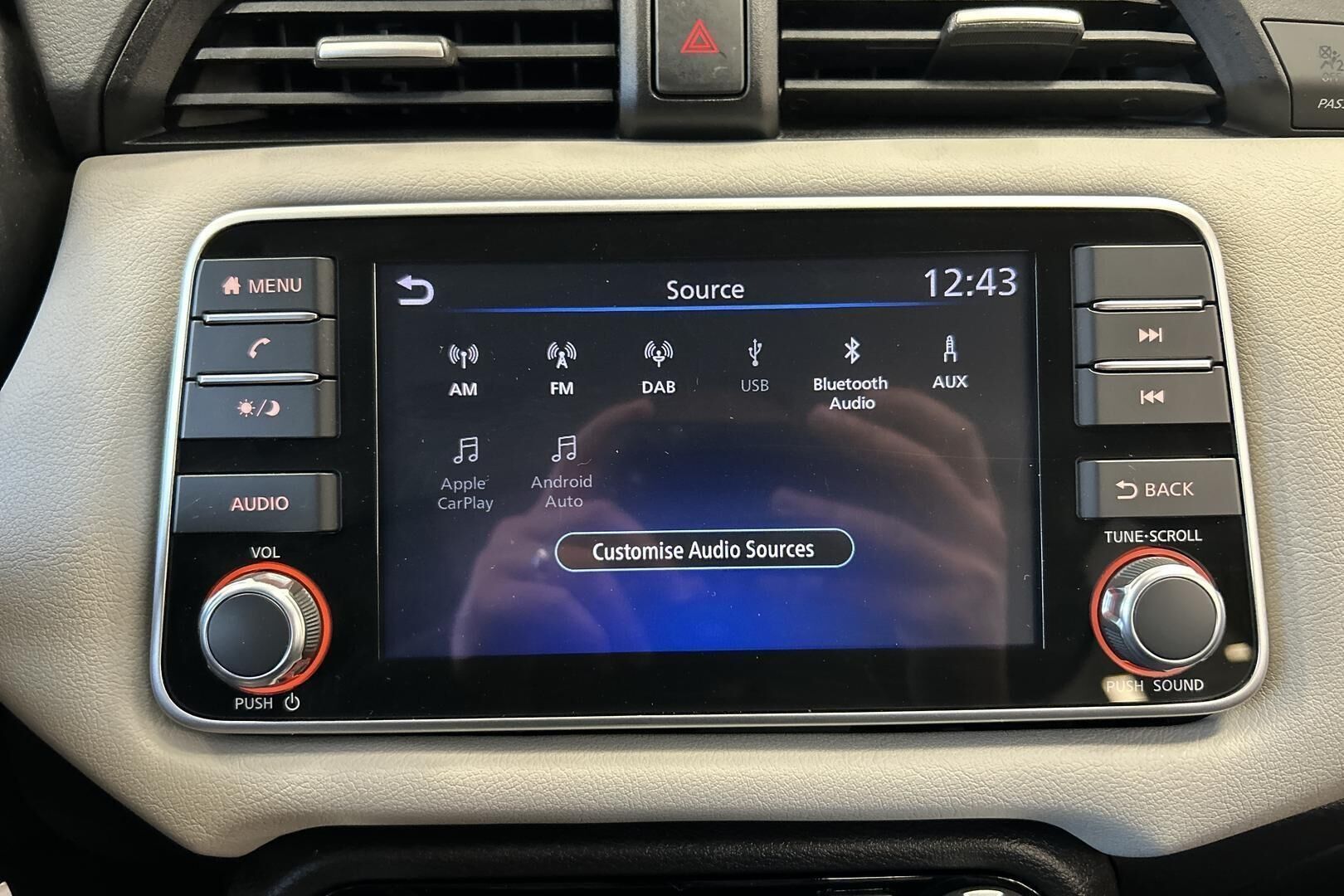 NISSAN Micra iso kuva 26