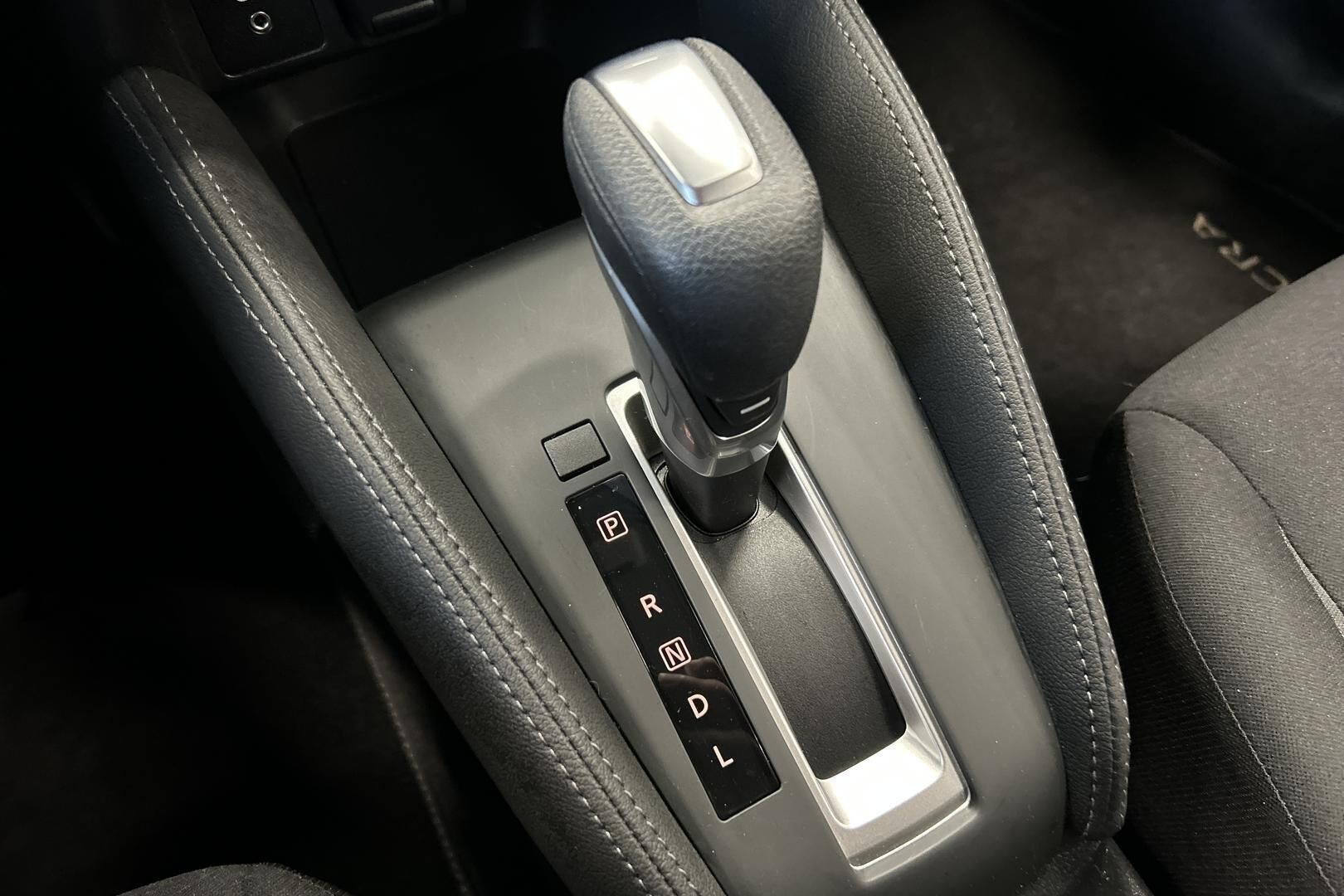 NISSAN Micra iso kuva 29