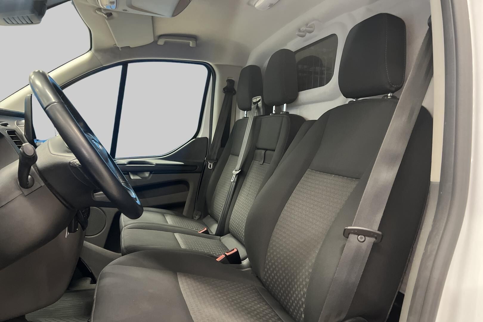 Ford Transit Custom iso kuva 10