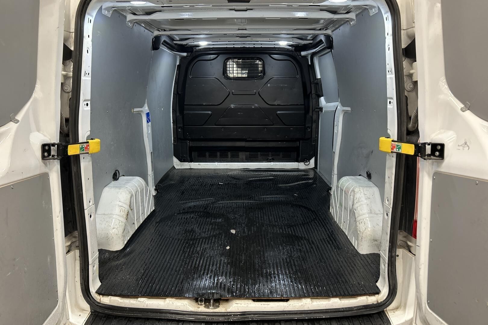 Ford Transit Custom iso kuva 11