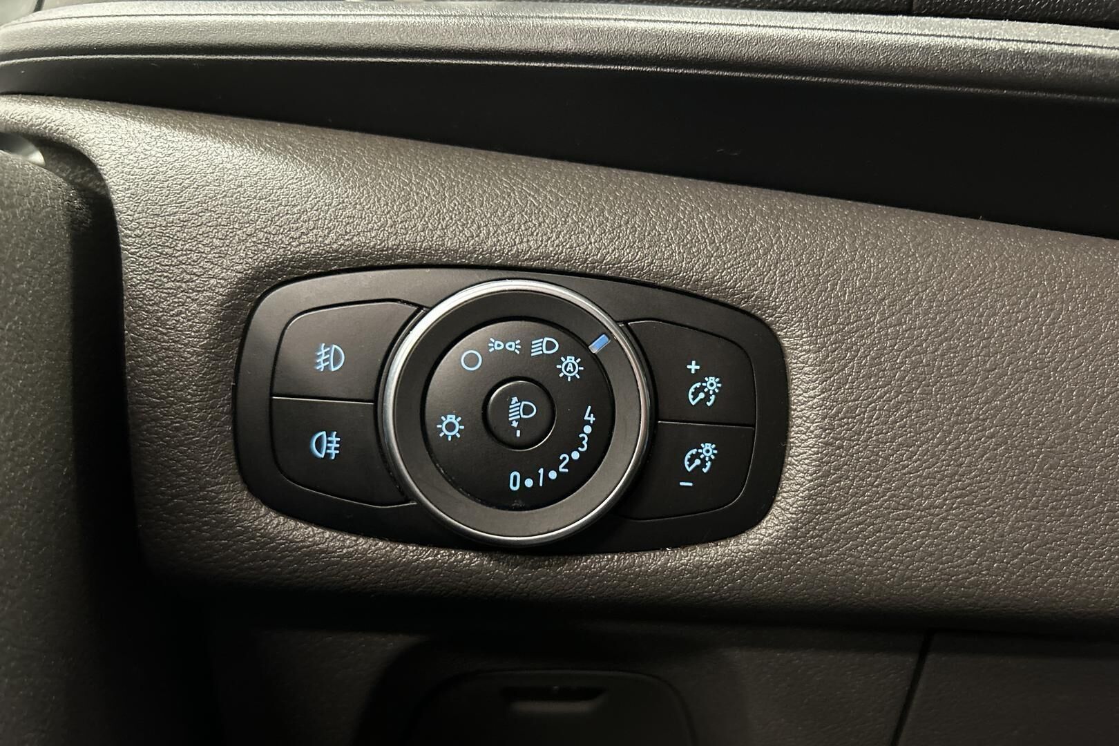 Ford Transit Custom iso kuva 16