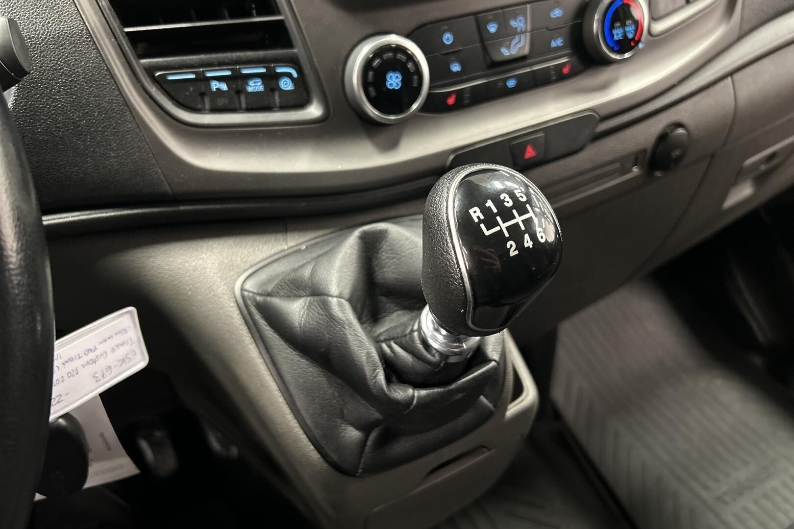 Ford Transit Custom iso kuva 25