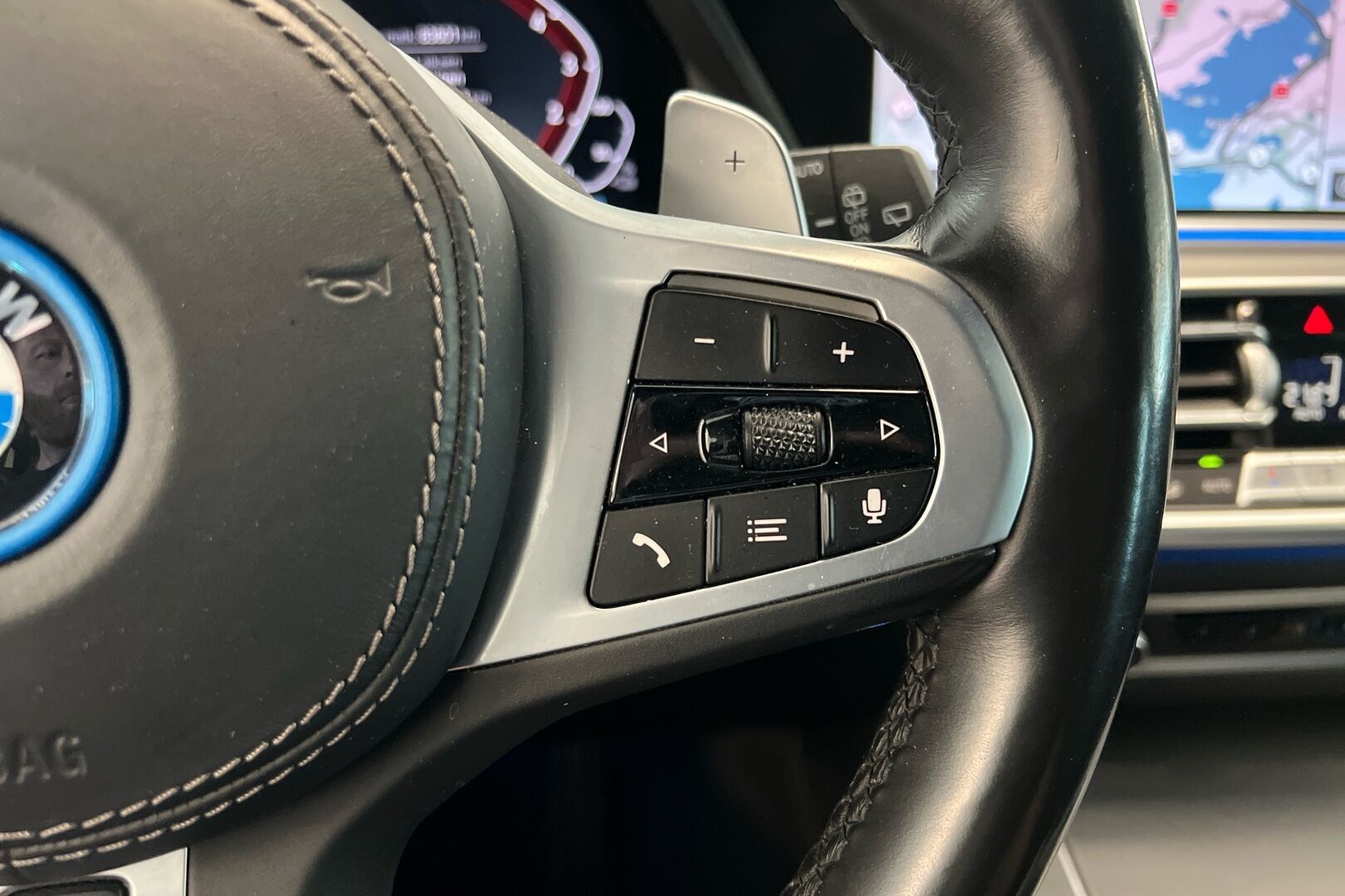 BMW X5 iso kuva 15