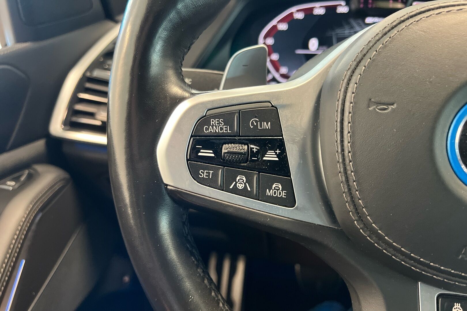 BMW X5 iso kuva 16