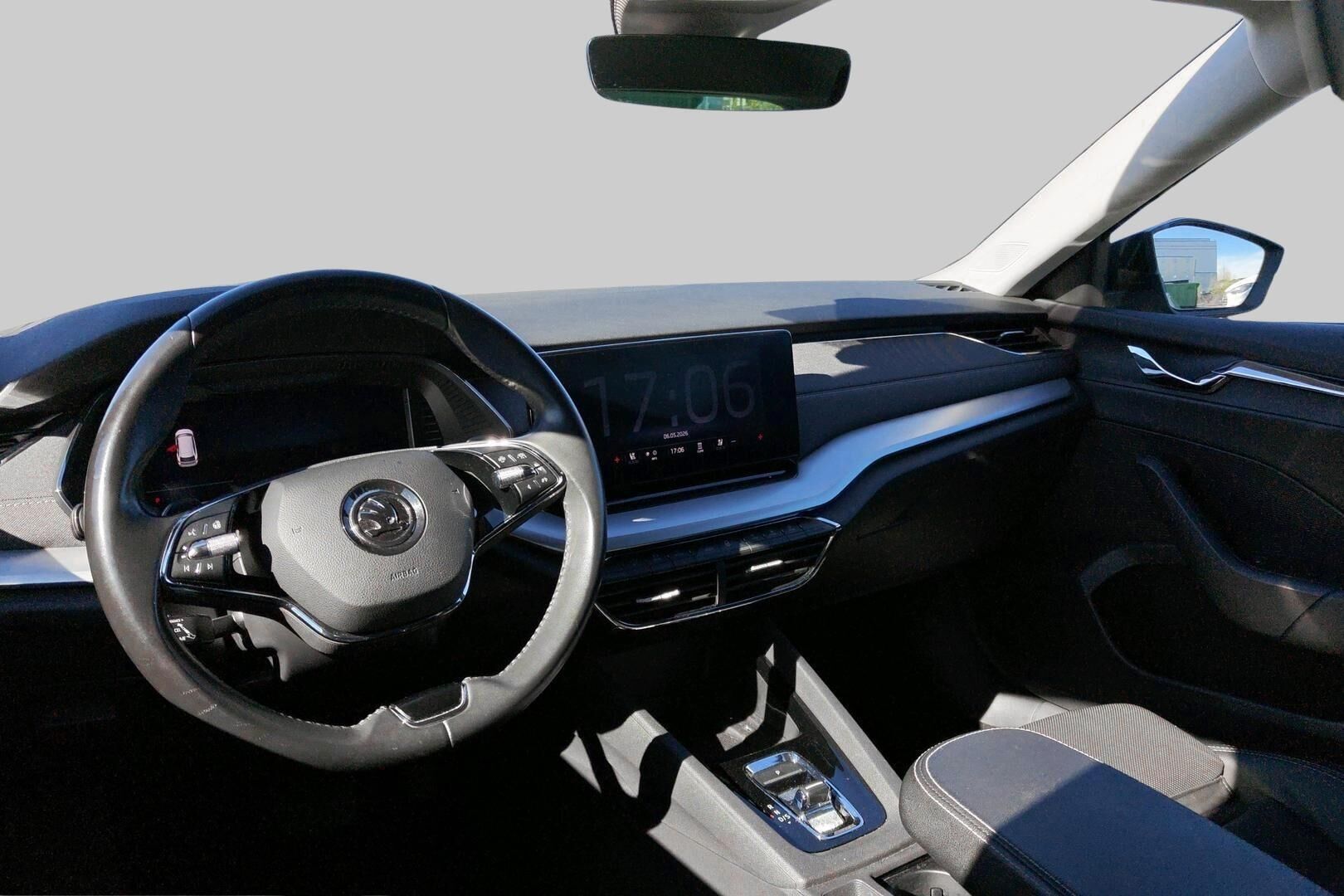 Skoda Octavia iso kuva 2