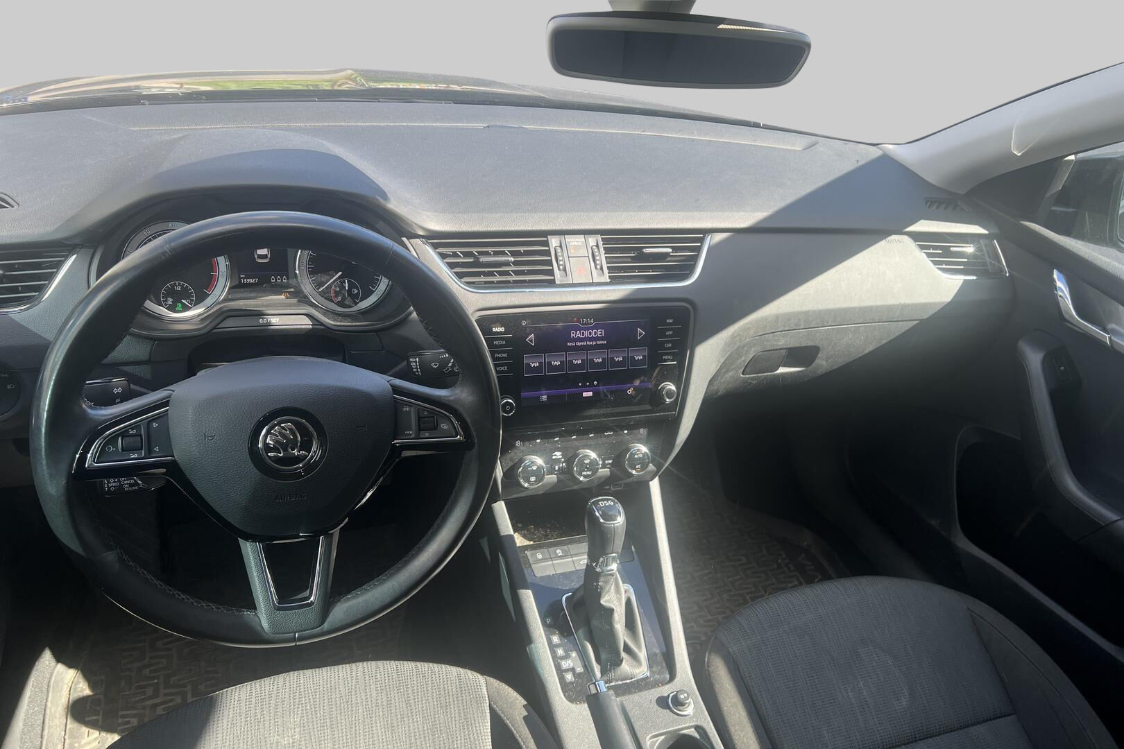 Skoda Octavia iso kuva 2