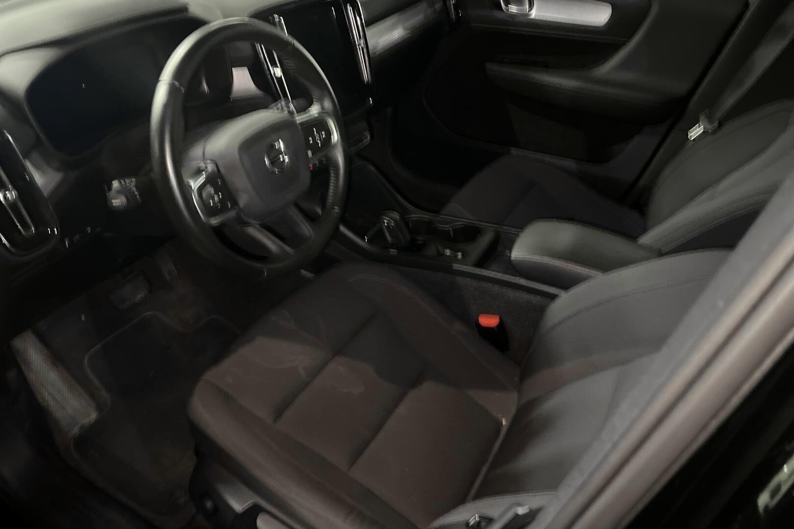Volvo XC40 iso kuva 4