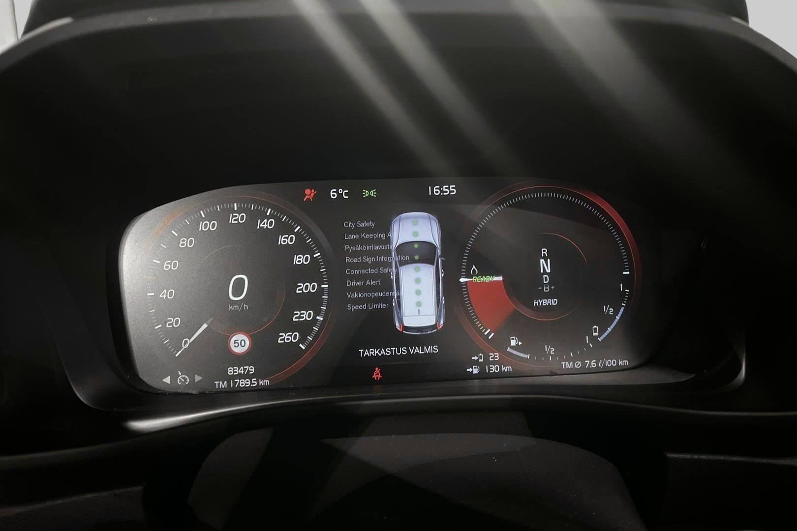 Volvo XC40 iso kuva 2