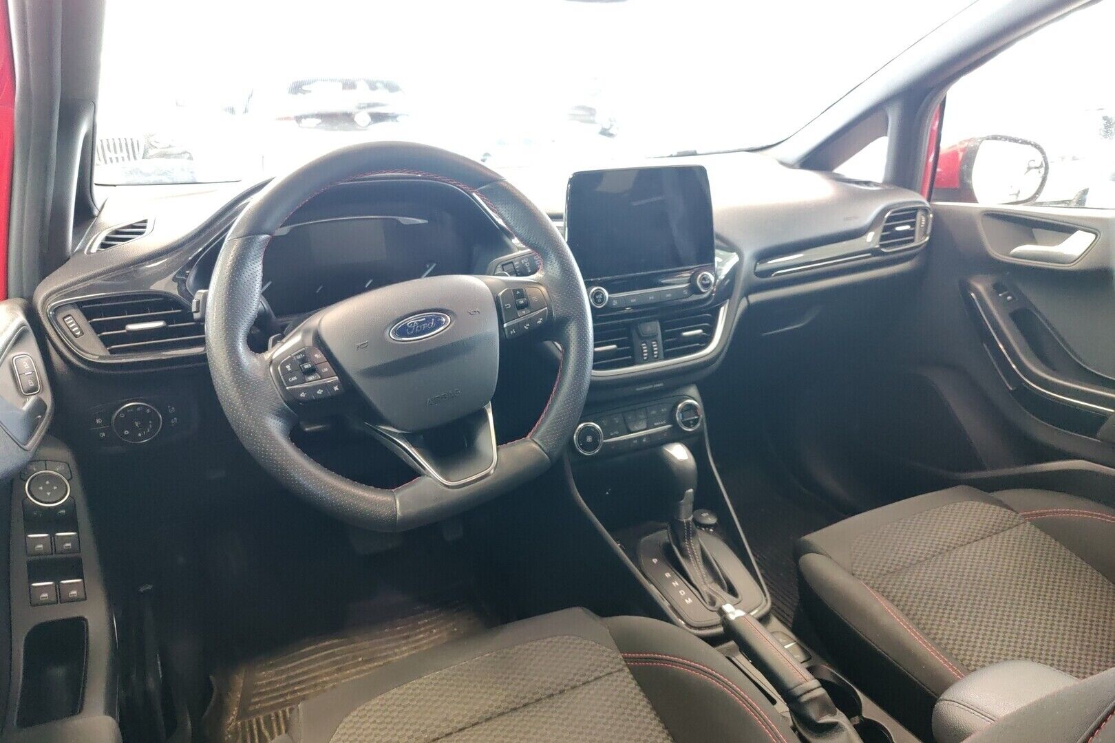 Ford Fiesta iso kuva 2