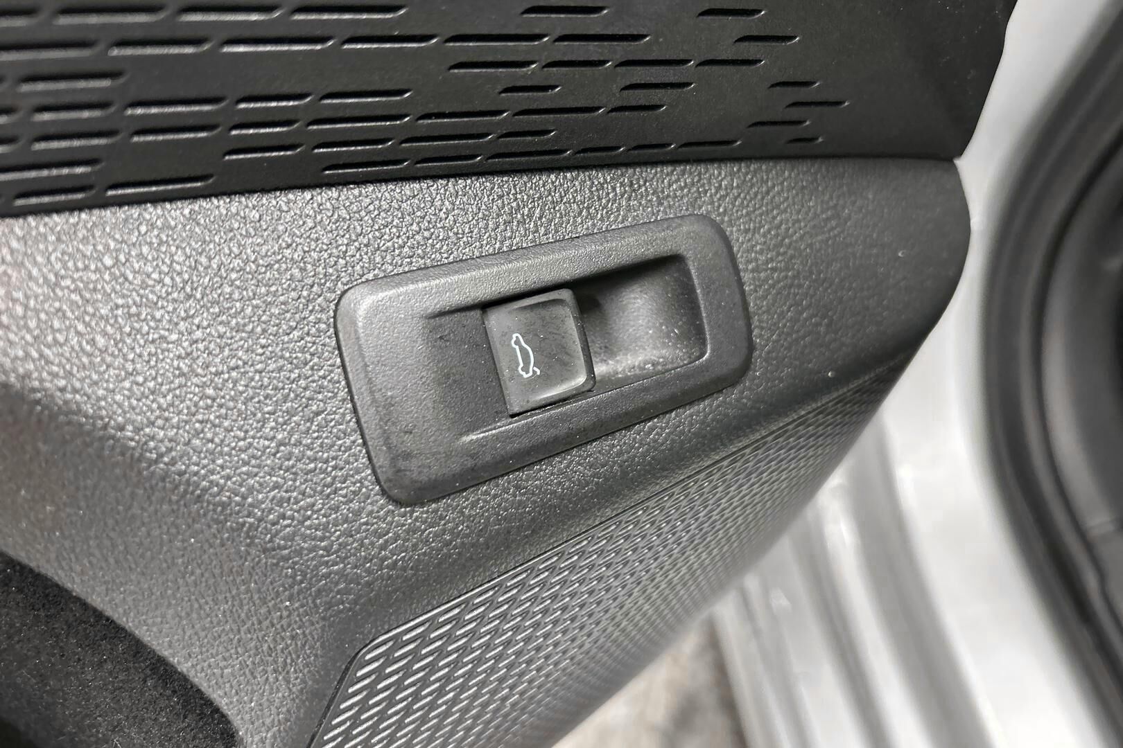 Skoda Octavia iso kuva 16