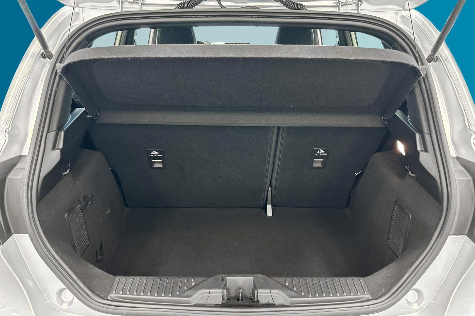 Ford Fiesta iso kuva 12