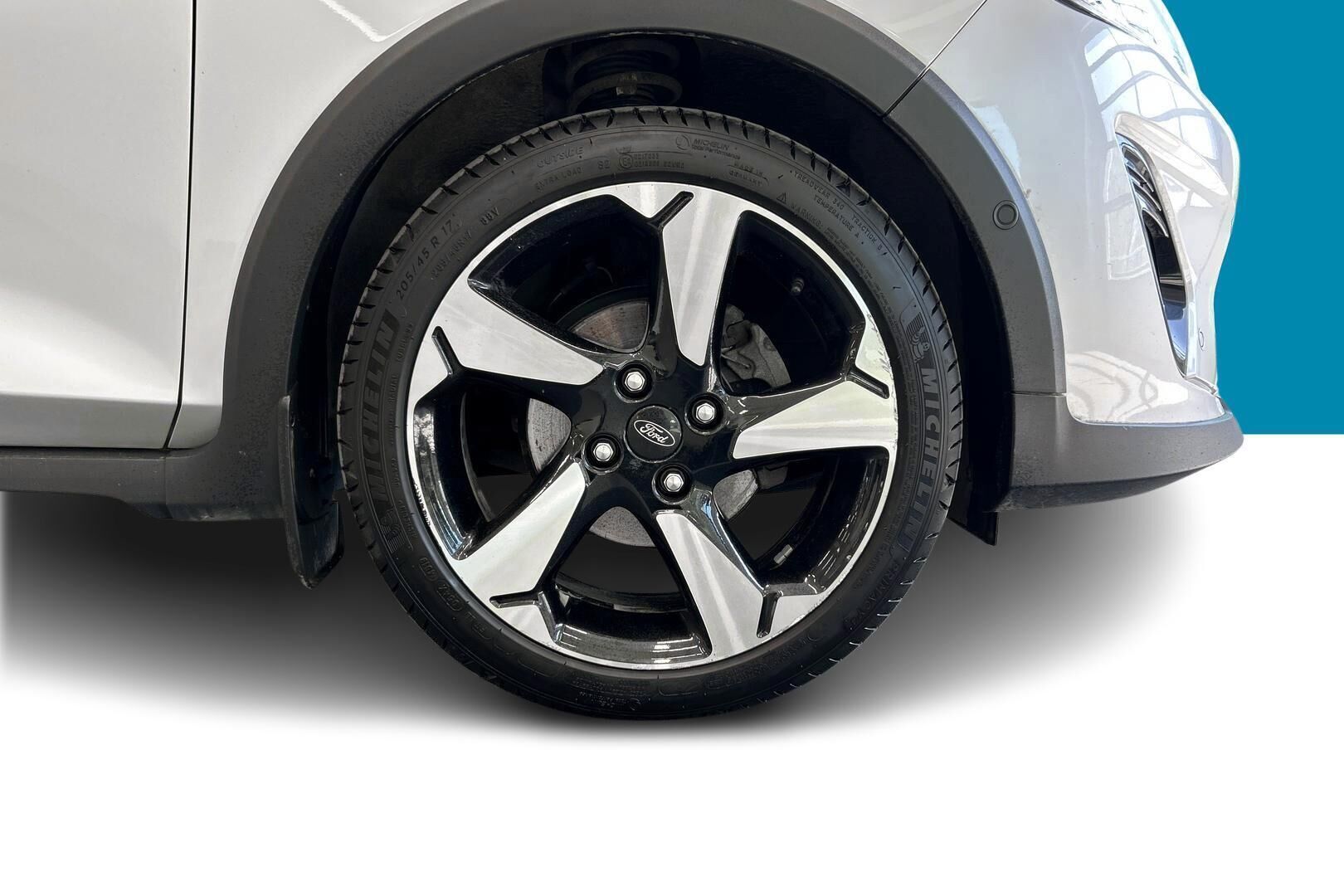 Ford Fiesta iso kuva 13