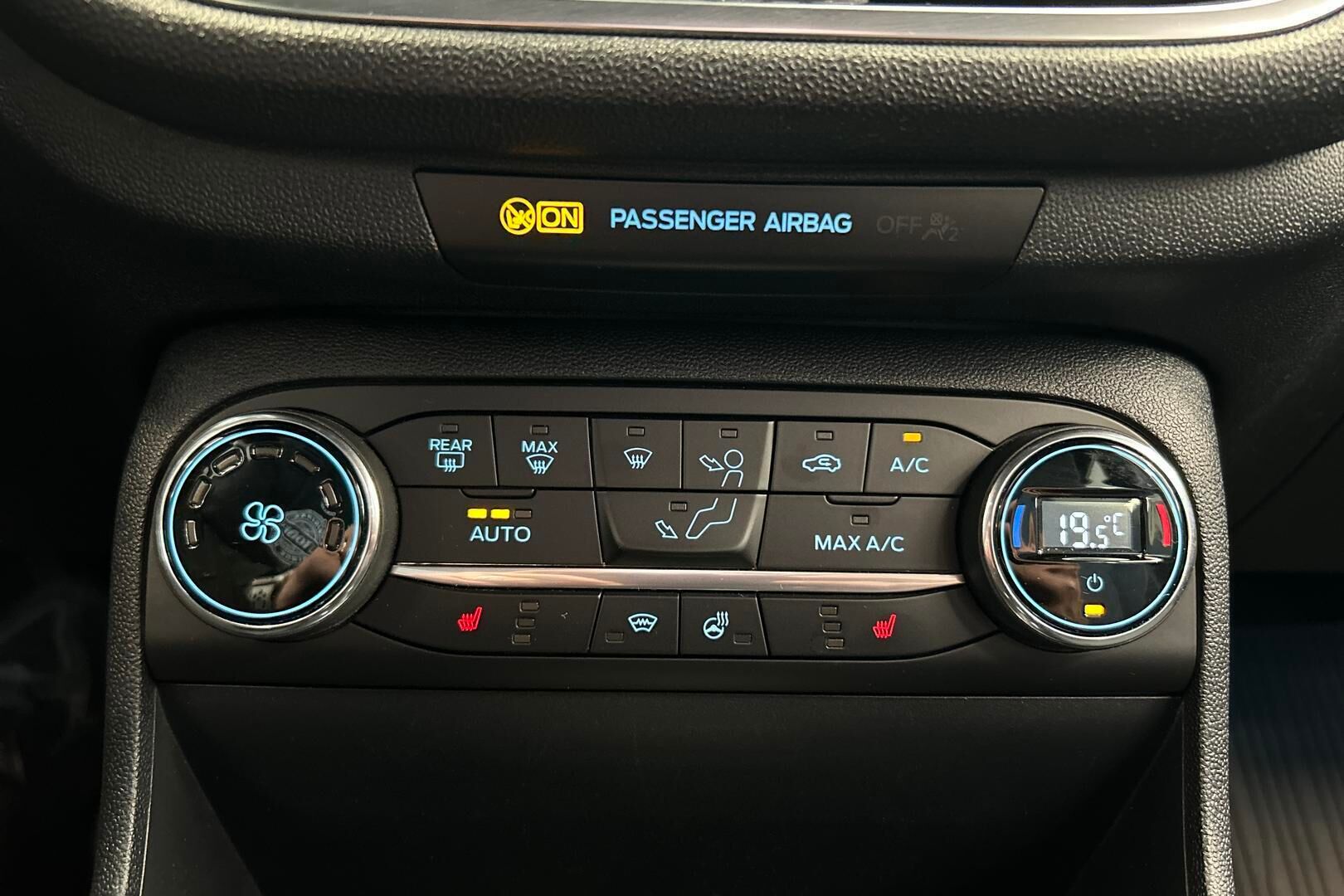 Ford Fiesta iso kuva 29