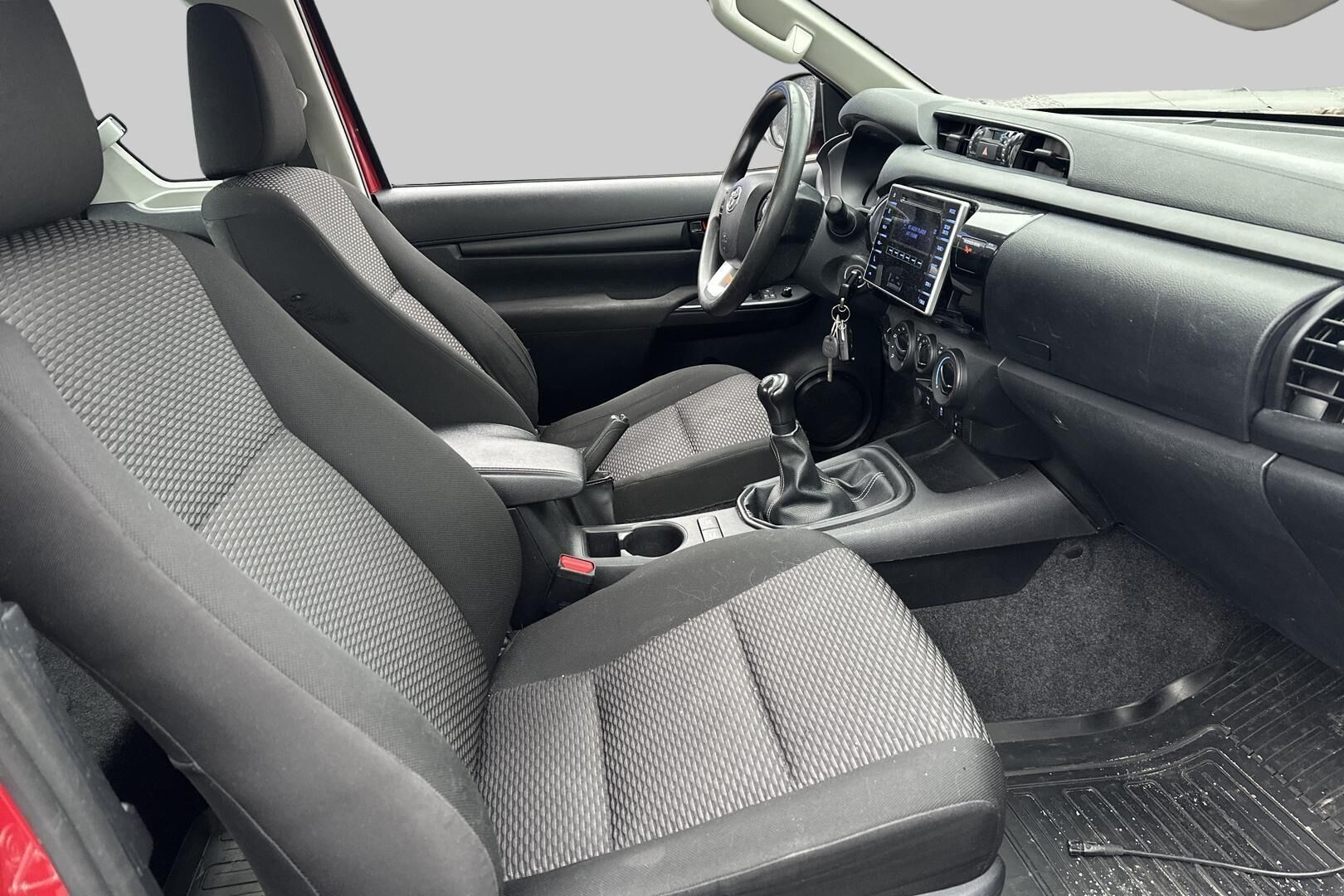 Toyota Hilux iso kuva 4