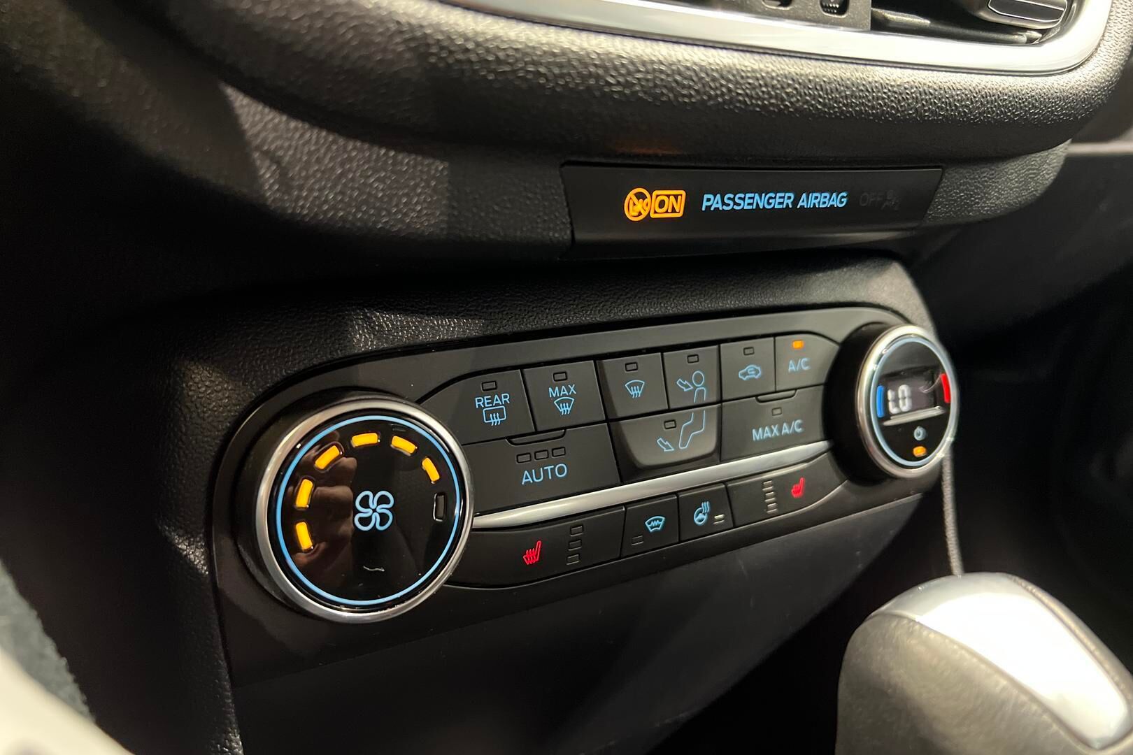 Ford Fiesta iso kuva 12