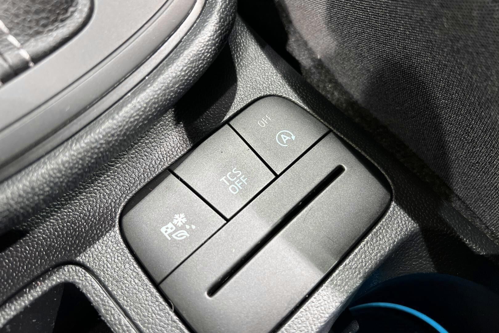 Ford Fiesta iso kuva 14