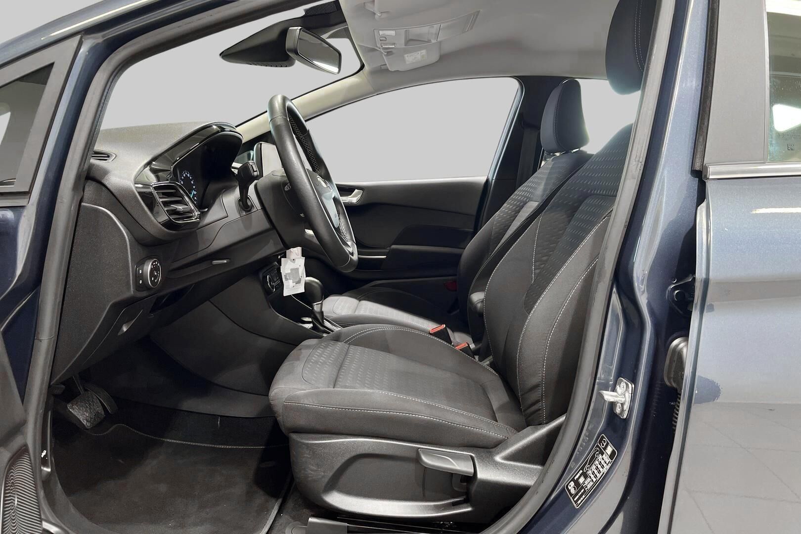 Ford Fiesta iso kuva 6