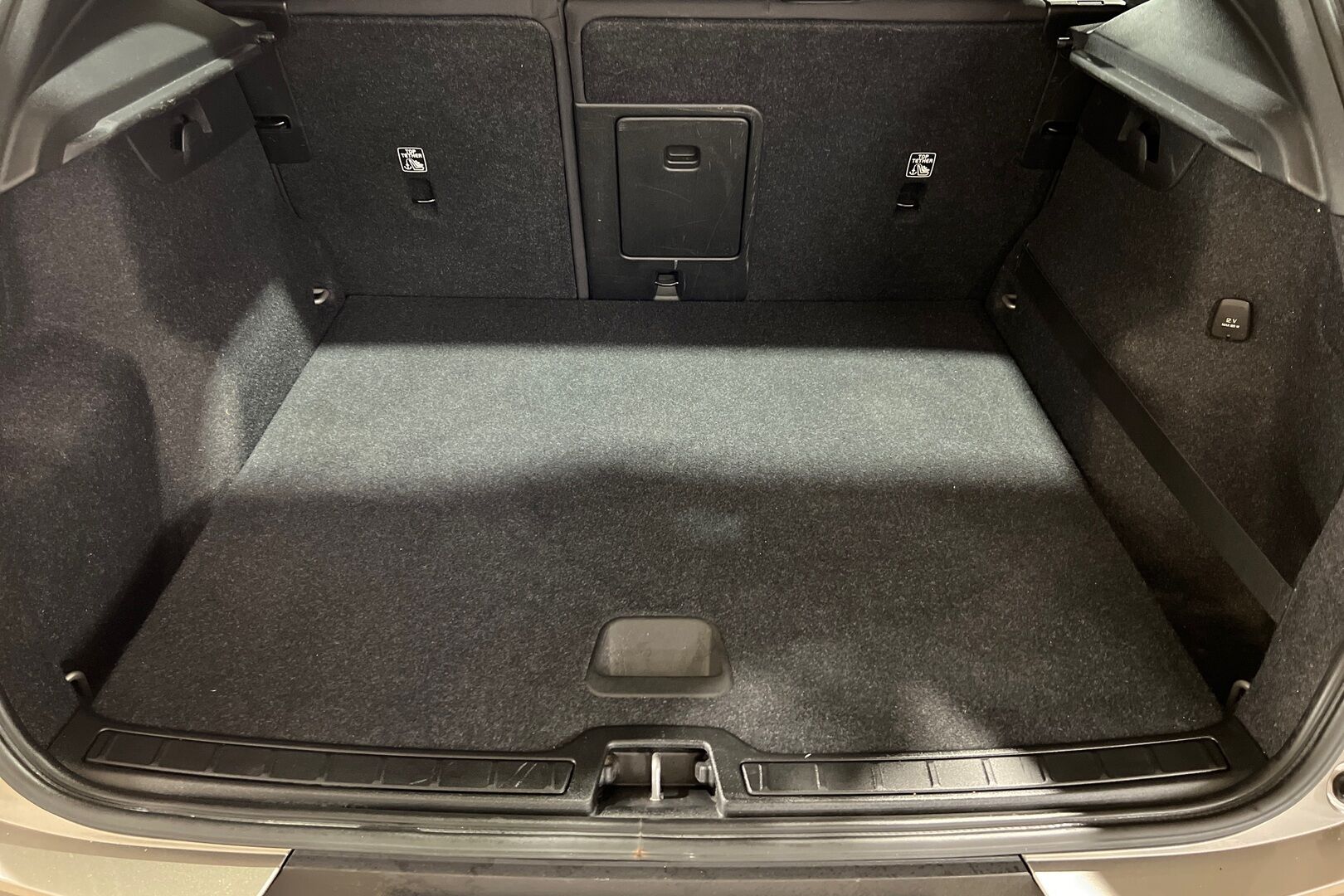 Volvo XC40 iso kuva 11