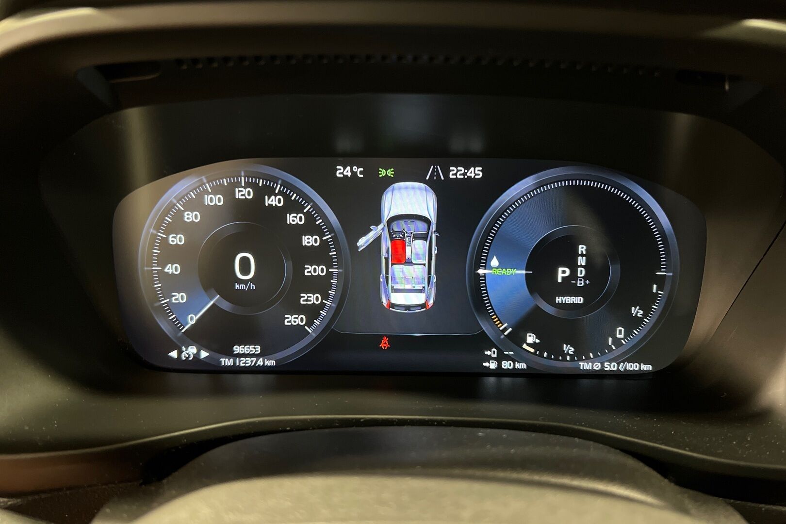 Volvo XC40 iso kuva 16