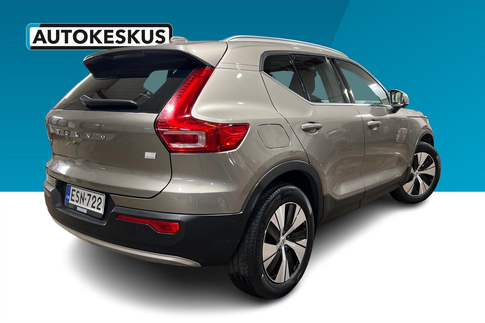 Volvo XC40 iso kuva 2