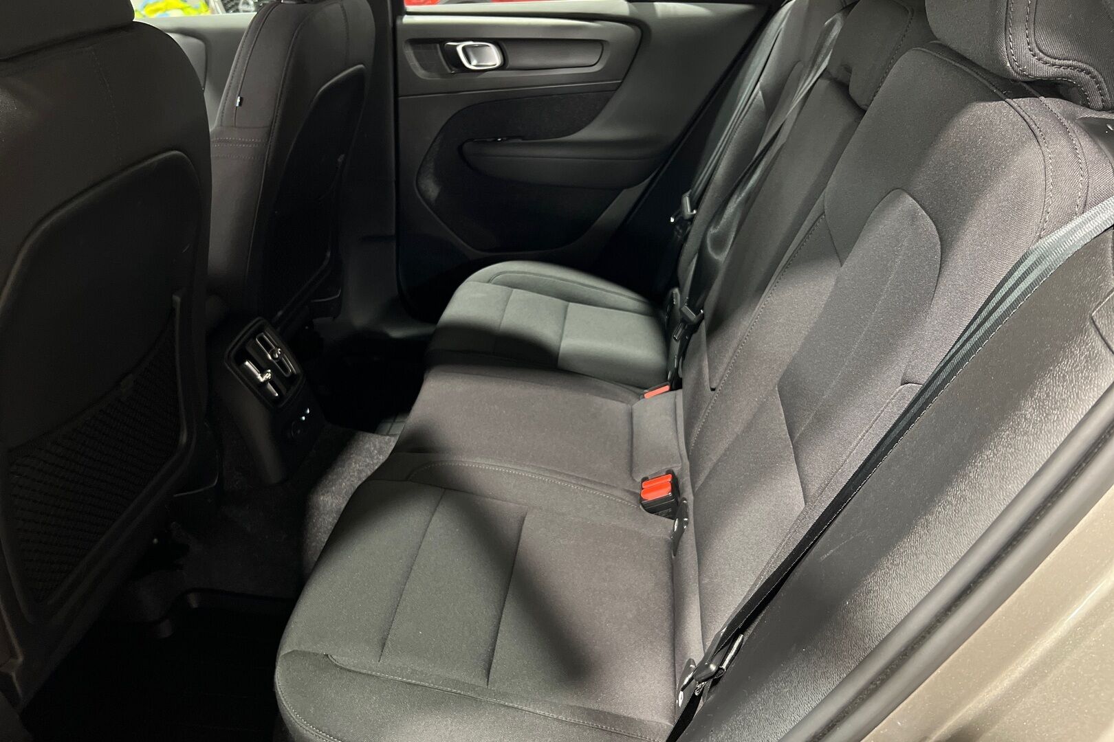 Volvo XC40 iso kuva 9